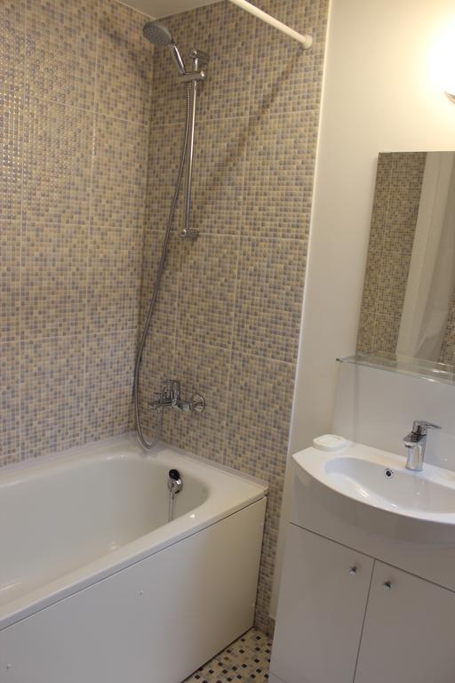 Three-Bedroom Apartment on Peldu 19 Riga Extérieur photo
